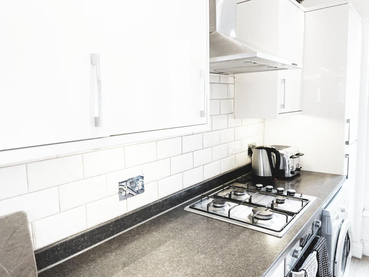 Central London Charming Camden Split Level Home Екстериор снимка